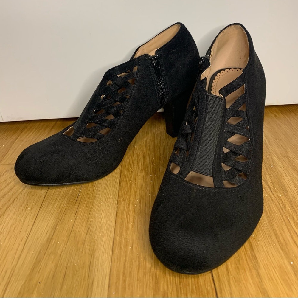 Journee Collection Piper Bootie - Picture 2 of 4